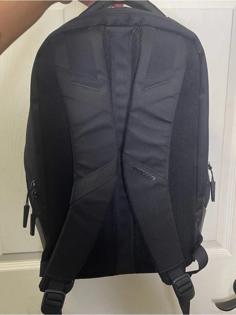 Incase Black Polyethylene backpack 09t-02023715
